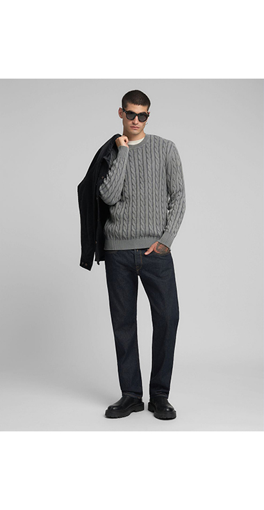 ケーブル編みコットンプルオーバー